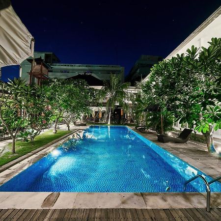 Easy Surf Camp Hotel Kuta  Exterior photo